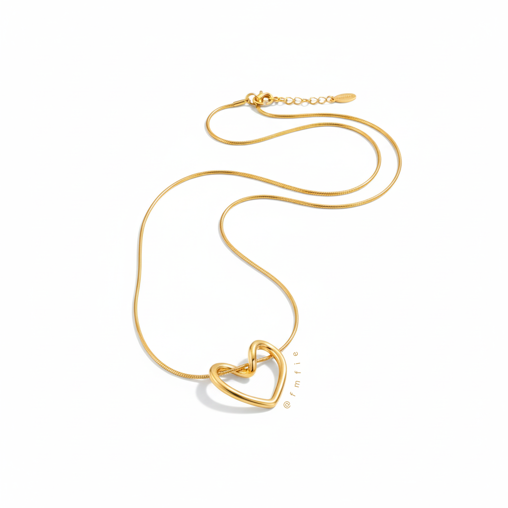 Lyn - Hollow Heart Pendant